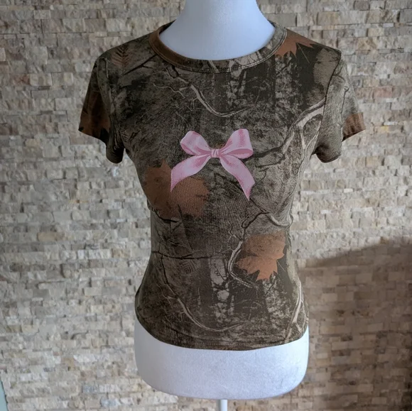 Coquette Hunting Camo Core Pink Bow Accent Country Bimbo Baby Tee Crop Top XS - Picture 2 of 8